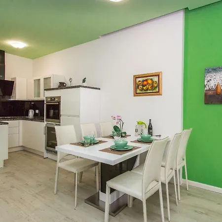 Apartments Makarska Beach