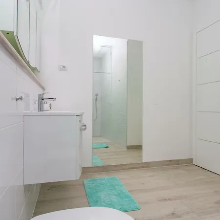 아파트 Apartments Makarska Beach *