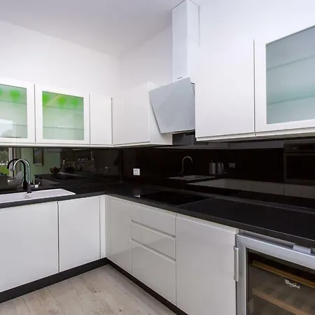 Apartment Apartments Makarska Beach *