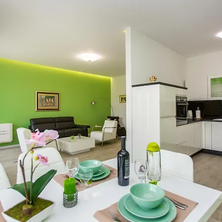 아파트 Apartments Makarska Beach