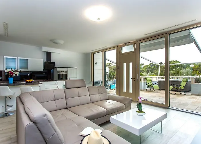 Daire Apartments Makarska Beach *