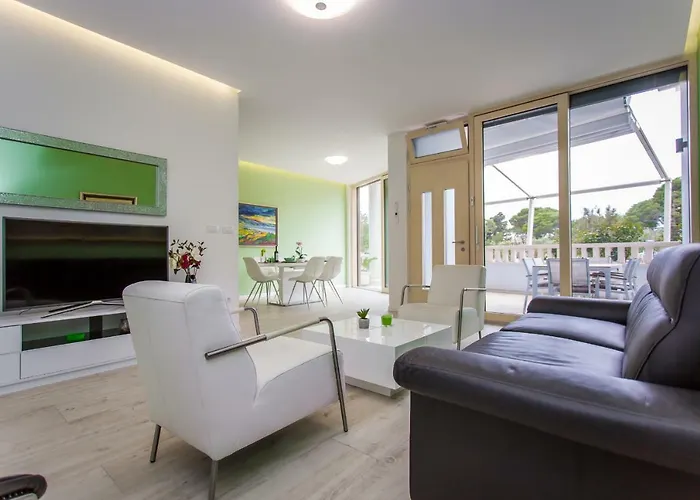 Daire Apartments Makarska Beach *