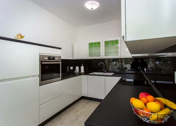 Apartment Apartments Makarska Beach *